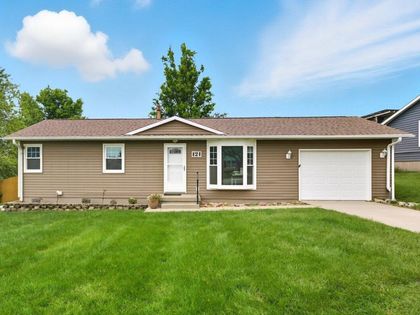 124 SCHUEMAN CUL DE SAC Oakland, IA 51560