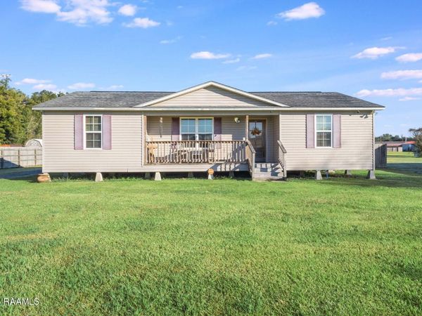 1014 Stanley Robert Road, Breaux Bridge, LA 70517