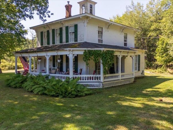 292 Main Road, Islesboro, ME 04848