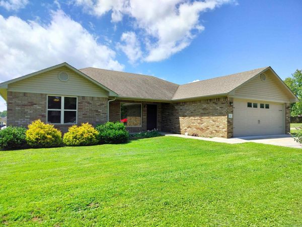 112 PeachTree Drive, Clarksville, AR 72830