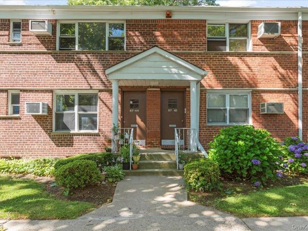 87-44 Marengo Street, Unit 2A, Holliswood, NY 11423