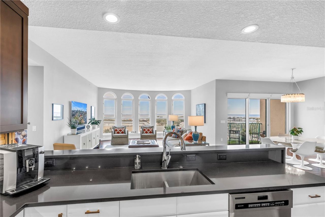 288 Beach Drive Ne, Unit 6B, Saint Petersburg, FL 33701 Photo