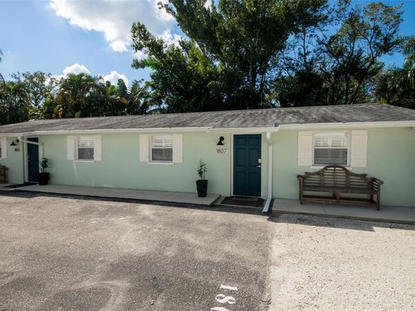 1805 IVANHOE STREET, SARASOTA, FL 34231