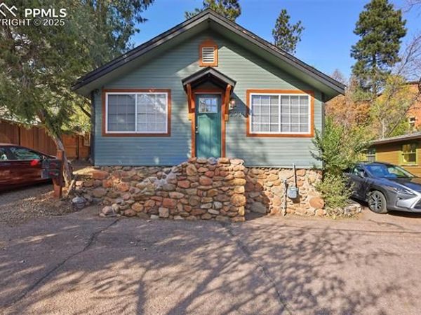 2004 Oak Way, Colorado Springs, CO 80906