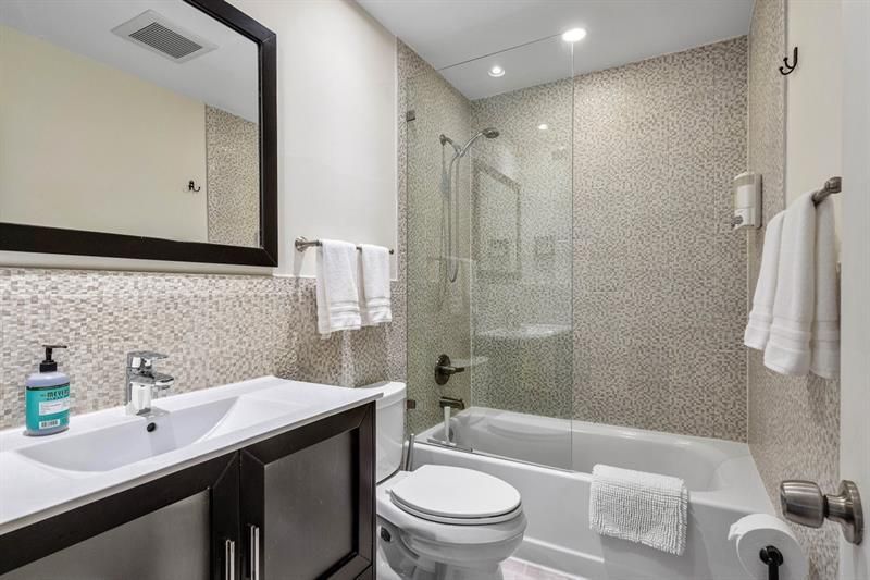 615 & 617 NE & 617 9th Avenue, Fort Lauderdale, FL 33304 Photo