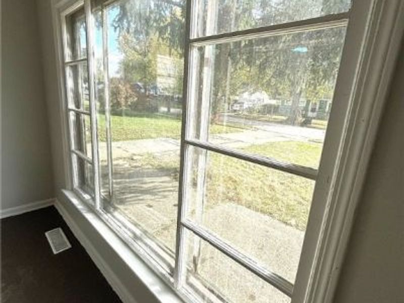 12510 Summerland Avenue, Cleveland, OH 44111 Photo 11