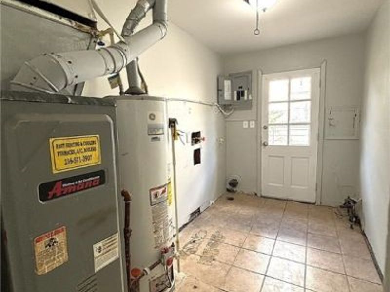 12510 Summerland Avenue, Cleveland, OH 44111 Photo 18