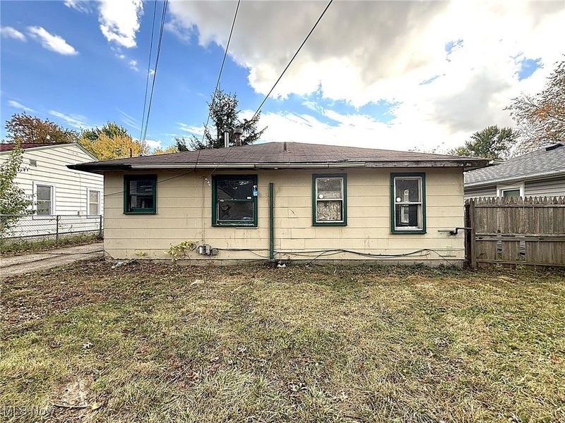 12510 Summerland Avenue, Cleveland, OH 44111 Photo 23