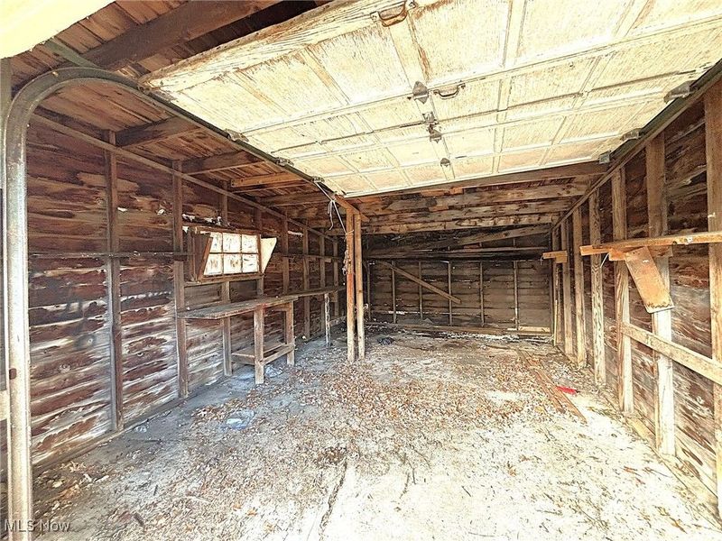 12510 Summerland Avenue, Cleveland, OH 44111 Photo 27