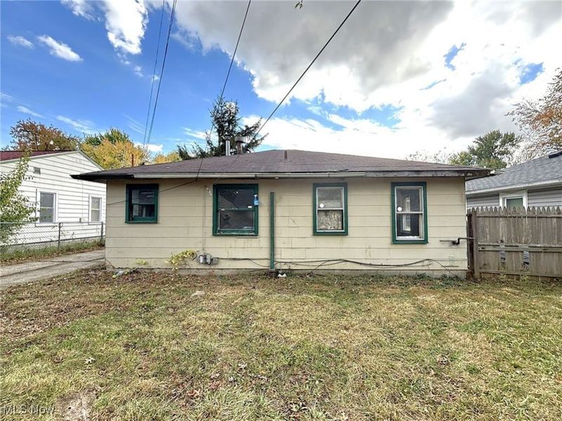 12510 Summerland Avenue, Cleveland, OH 44111 Photo 28