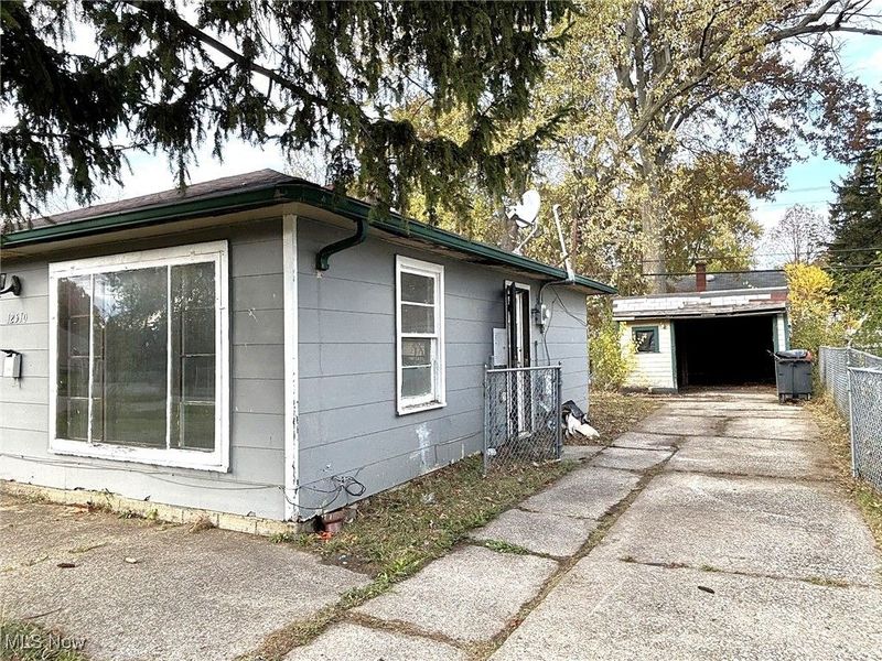 12510 Summerland Avenue, Cleveland, OH 44111 Photo 5