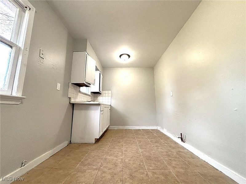 12510 Summerland Avenue, Cleveland, OH 44111 Photo 7