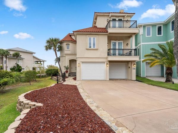 39 E Galvez Ct, Pensacola Beach, FL 32561