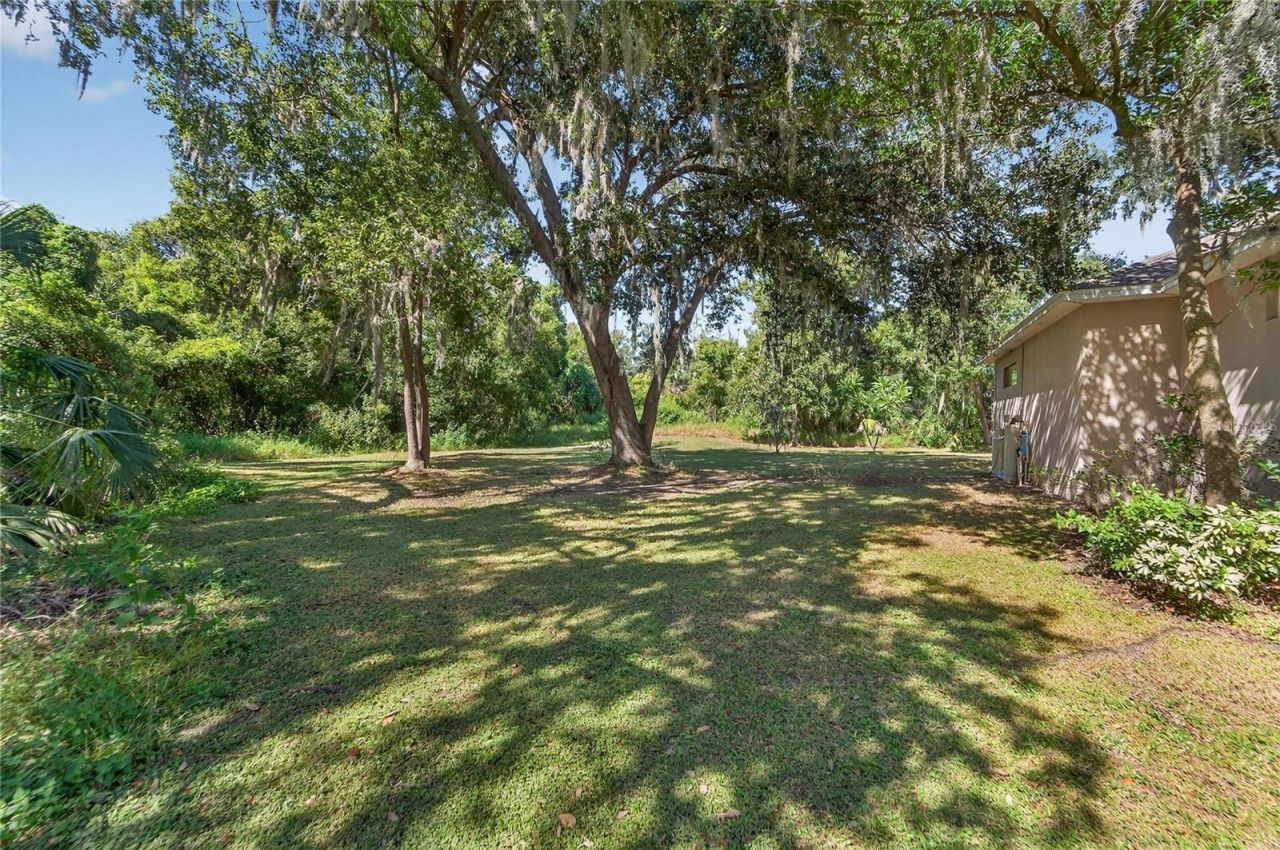 332 Holloway Road, Plant City, FL 33567 Photo