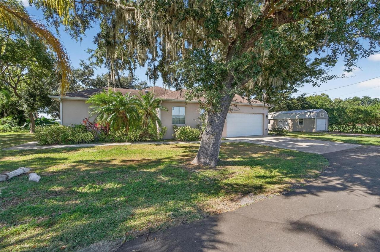 332 Holloway Road, Plant City, FL 33567 Photo