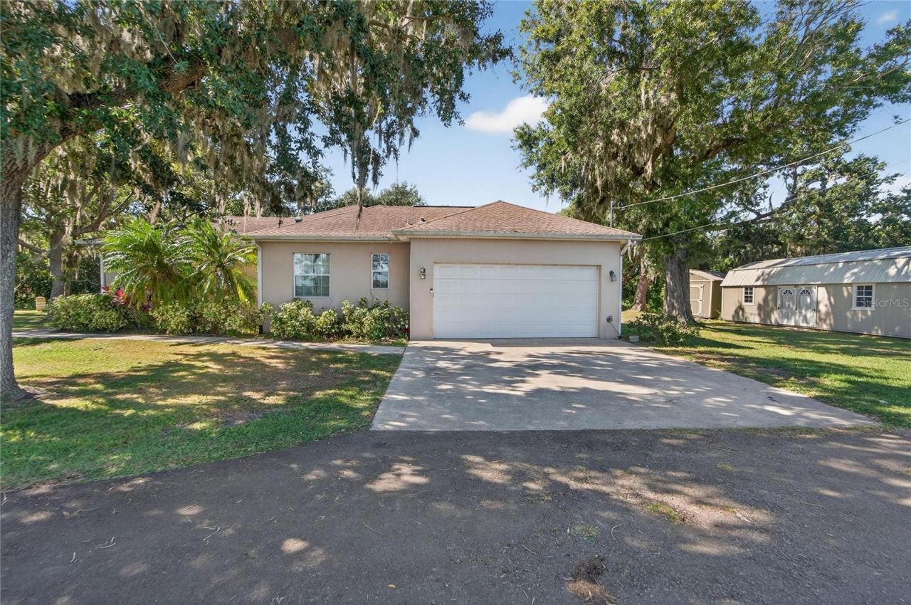 332 Holloway Road, Plant City, FL 33567 Photo