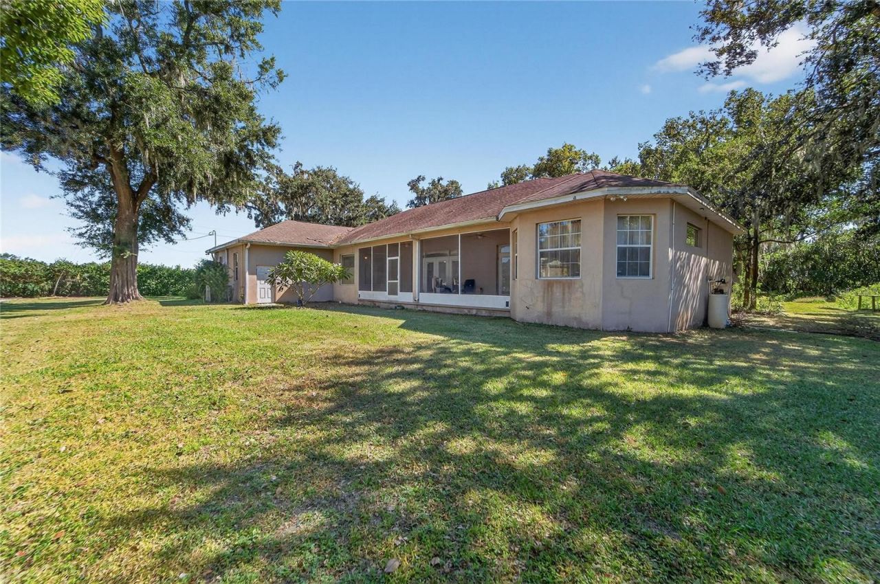 332 Holloway Road, Plant City, FL 33567 Photo