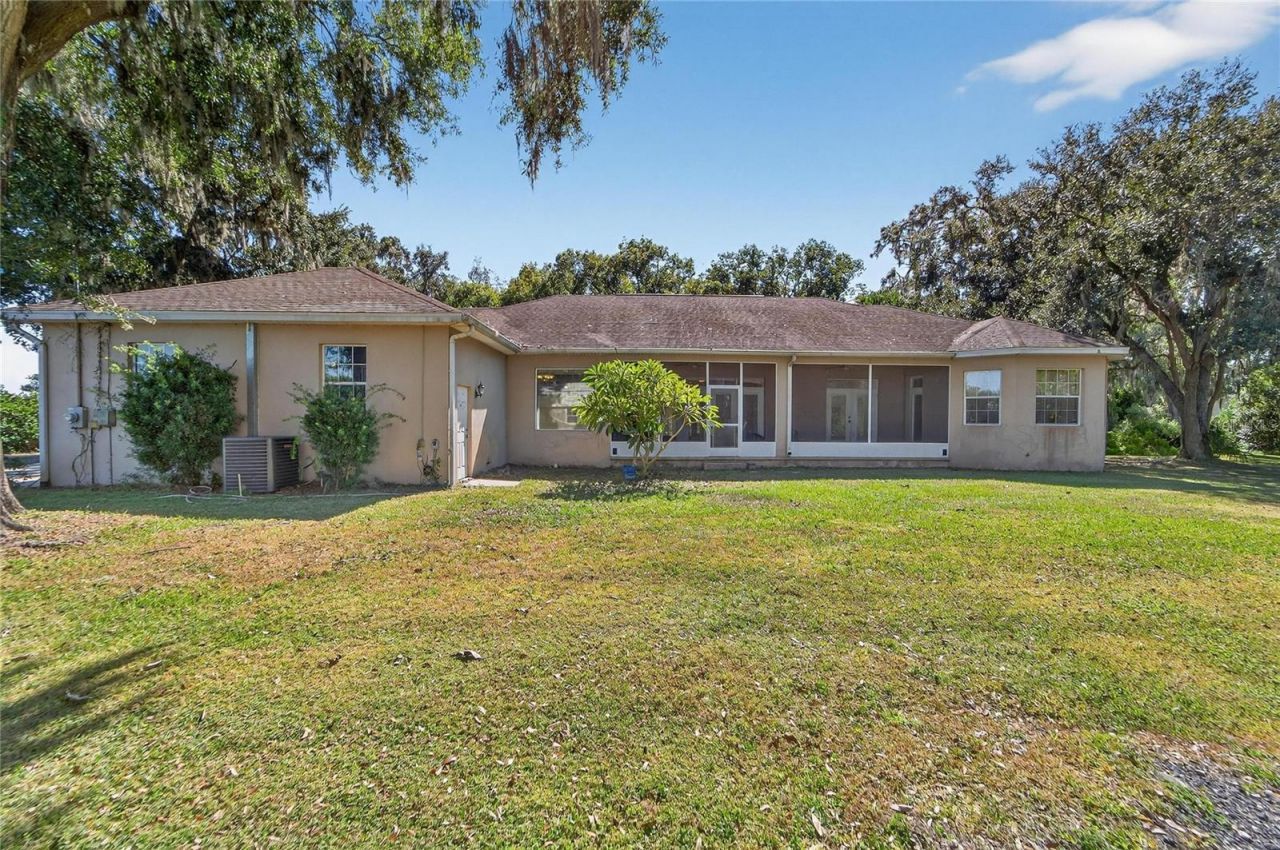 332 Holloway Road, Plant City, FL 33567 Photo