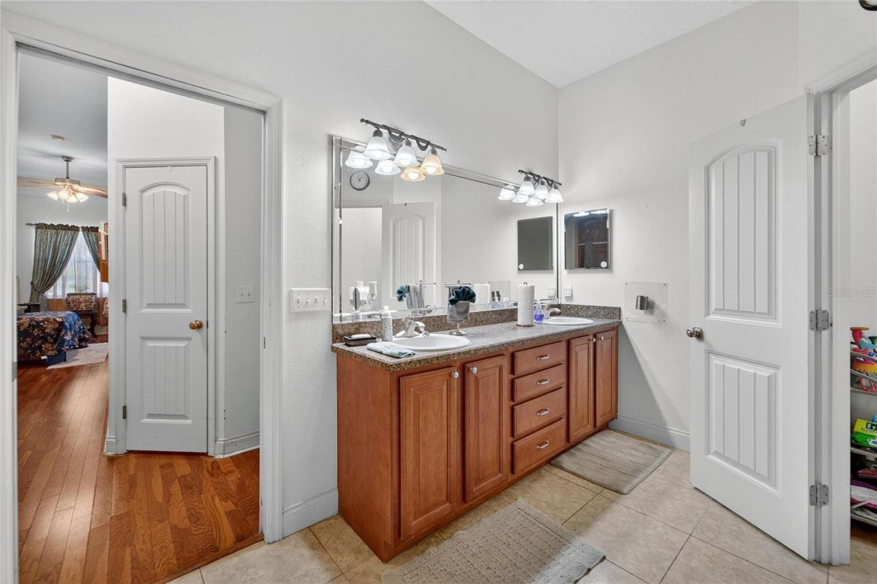 332 Holloway Road, Plant City, FL 33567 Photo