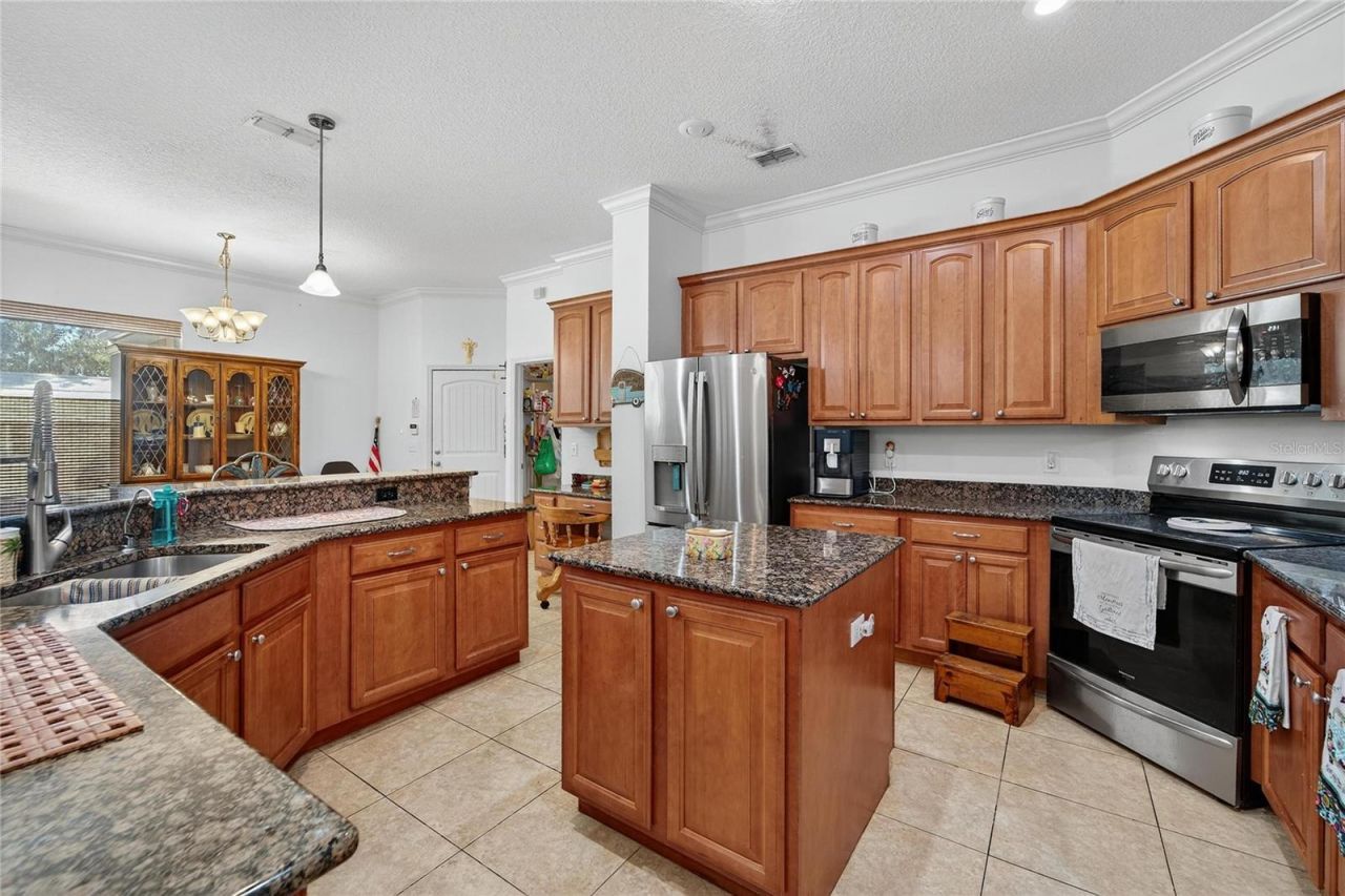 332 Holloway Road, Plant City, FL 33567 Photo