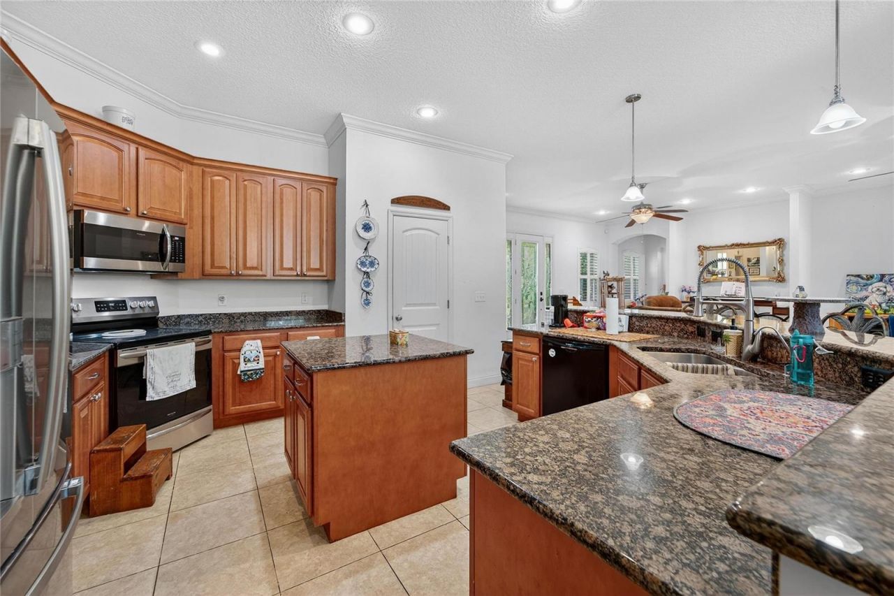 332 Holloway Road, Plant City, FL 33567 Photo