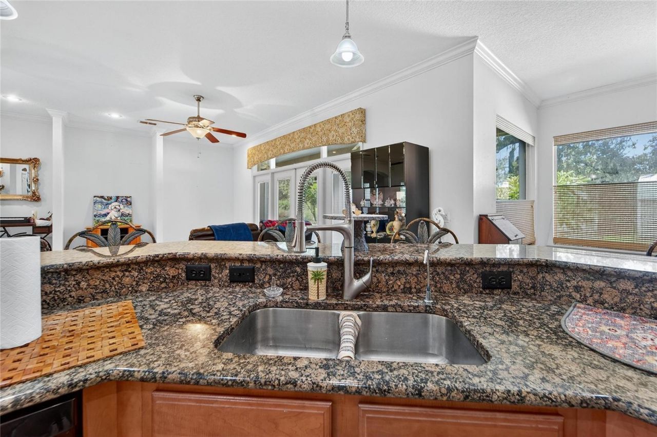 332 Holloway Road, Plant City, FL 33567 Photo