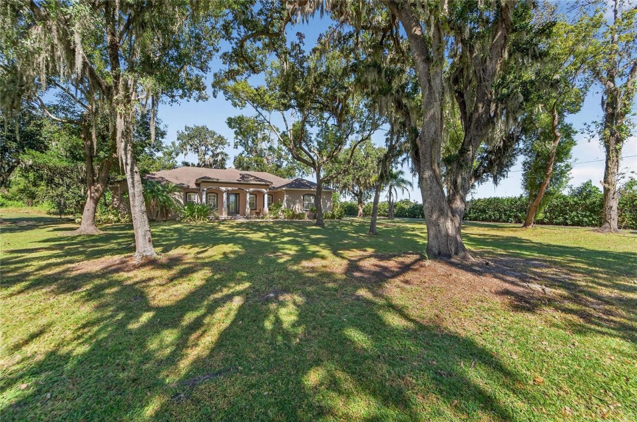 332 Holloway Road, Plant City, FL 33567 Photo