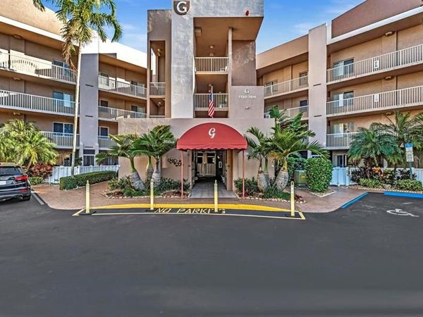 7802 Trent Dr, Unit 406, Tamarac, FL 33321