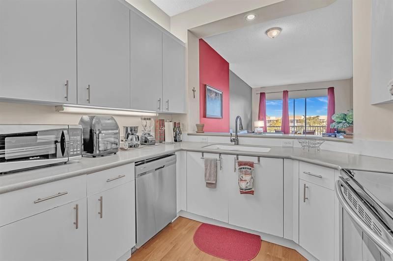 7802 Trent Drive, Unit 406, Tamarac, FL 33321 Photo