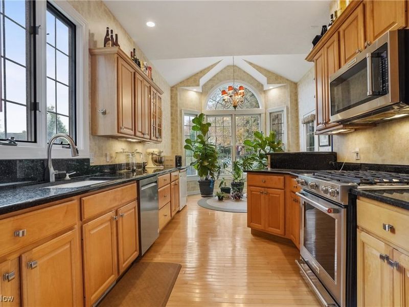 6460 Saint Augustine Drive NW, Canton, OH 44718 Photo 18