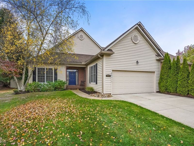 6460 Saint Augustine Drive NW, Canton, OH 44718 Photo 2