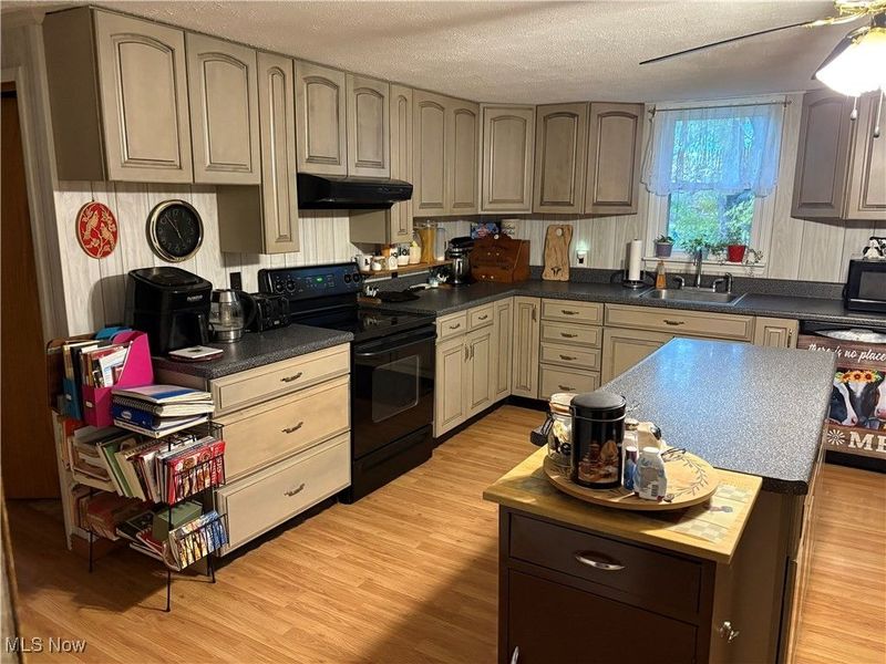 7785 Jewell Greenville Road, Kinsman, OH 44428 Photo 11