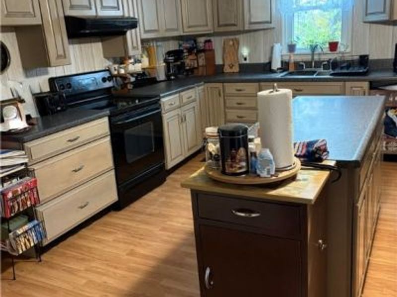 7785 Jewell Greenville Road, Kinsman, OH 44428 Photo 13