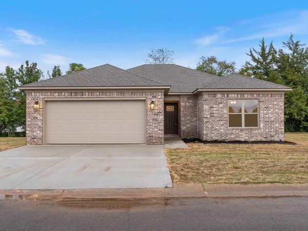 305 Parkway Avenue, Morrilton, AR 72110