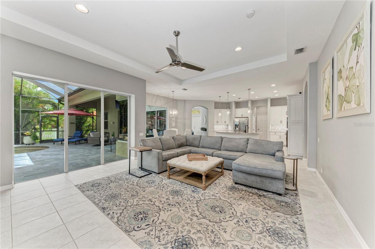 12827 Penguin Drive, Bradenton, FL 34212 Photo