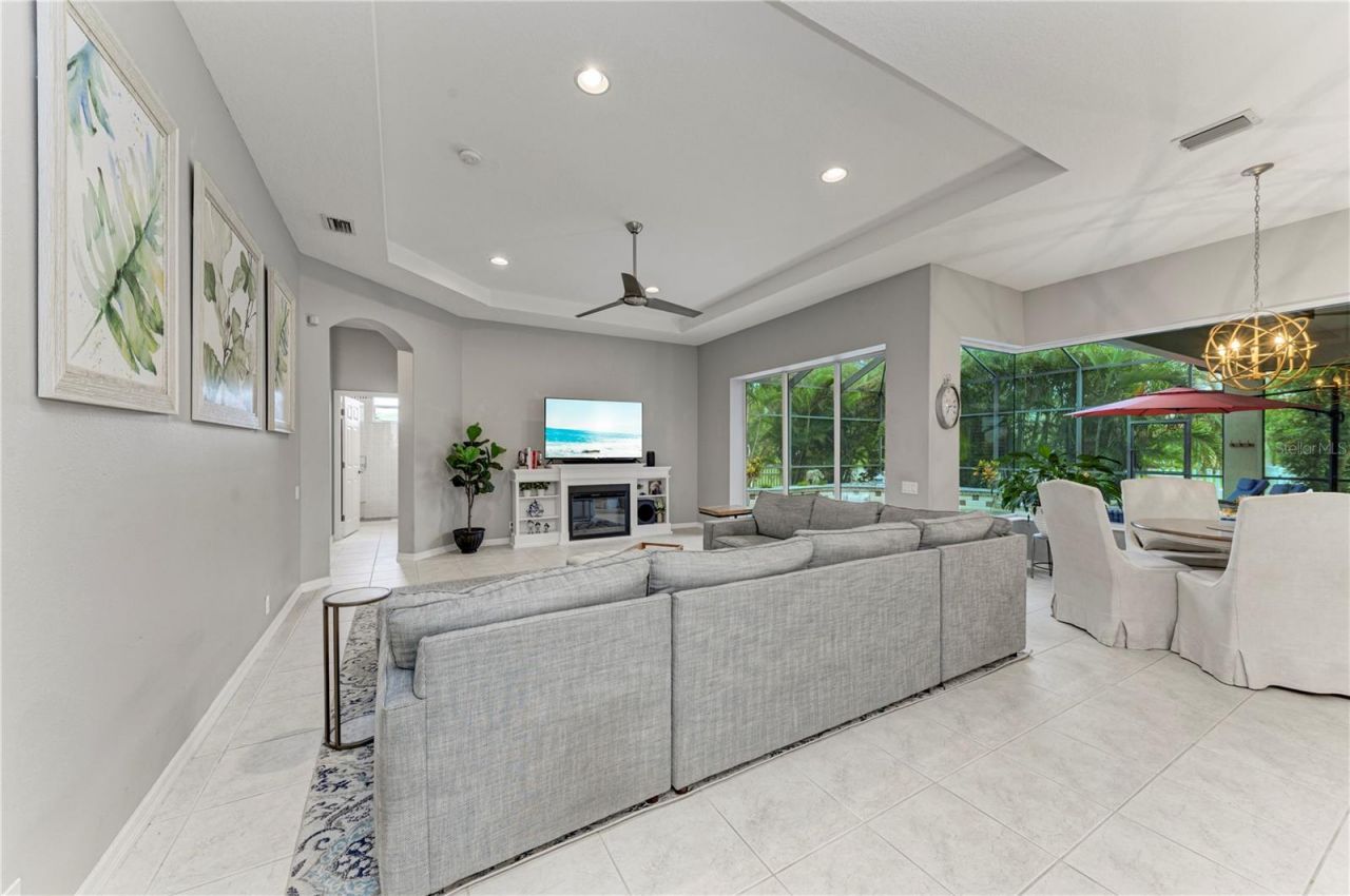 12827 Penguin Drive, Bradenton, FL 34212 Photo