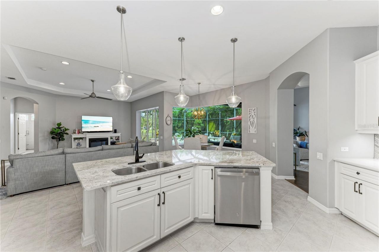 12827 Penguin Drive, Bradenton, FL 34212 Photo