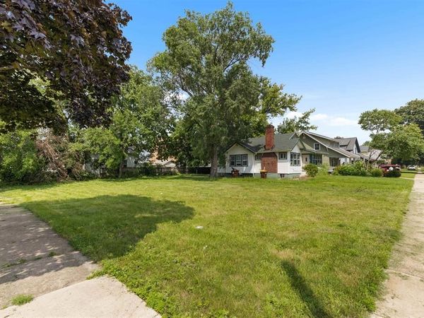 2143 S 4th Street, Rockford, IL 61104