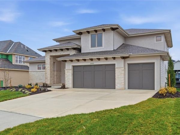 21913 W 99th Terrace, Lenexa, KS 66220