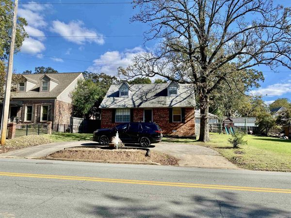 2511 N University, Little Rock, AR 72207