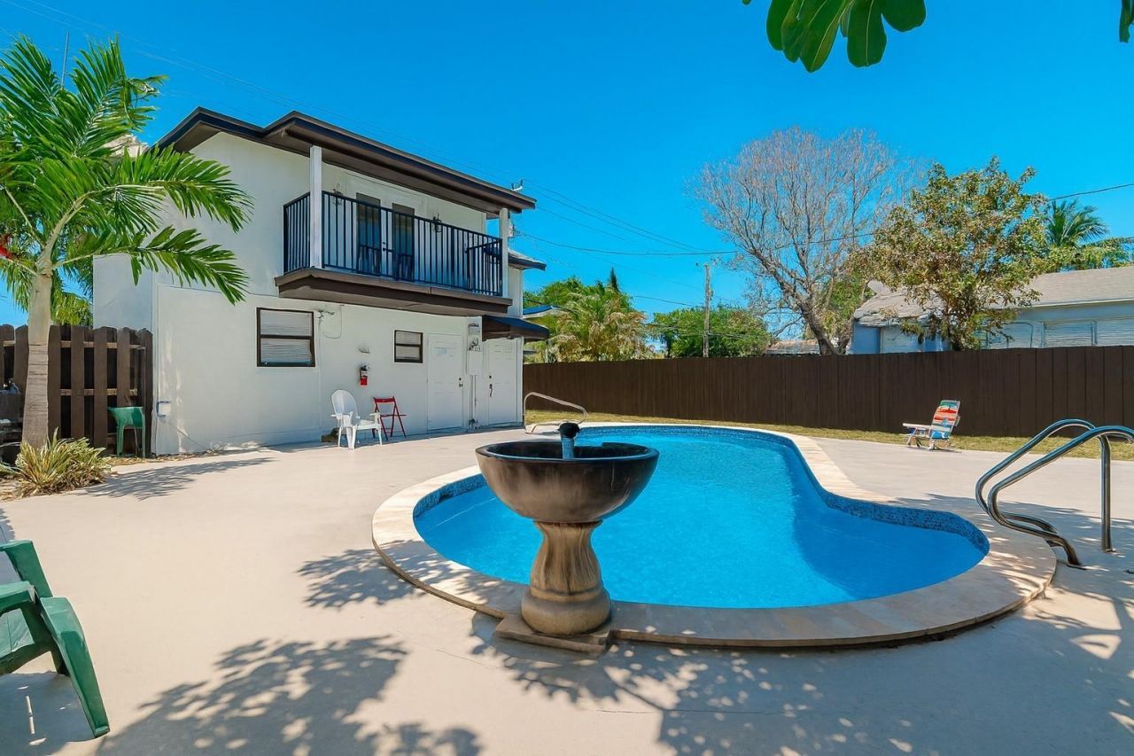 2447 Roosevelt Street, Hollywood, FL 33020 Photo