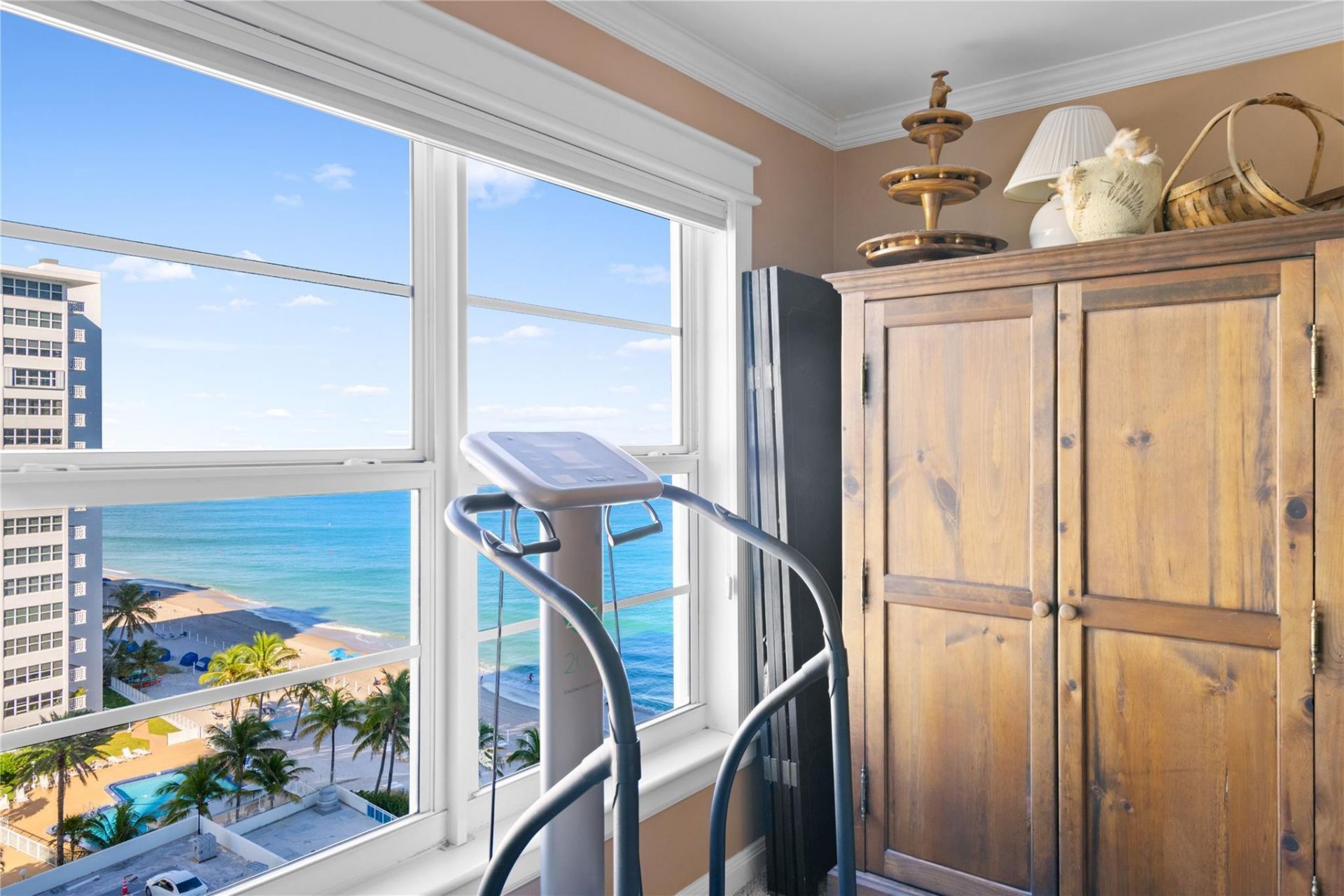 3900 Galt Ocean Drive, Unit 1017, Fort Lauderdale, FL 33308 Photo