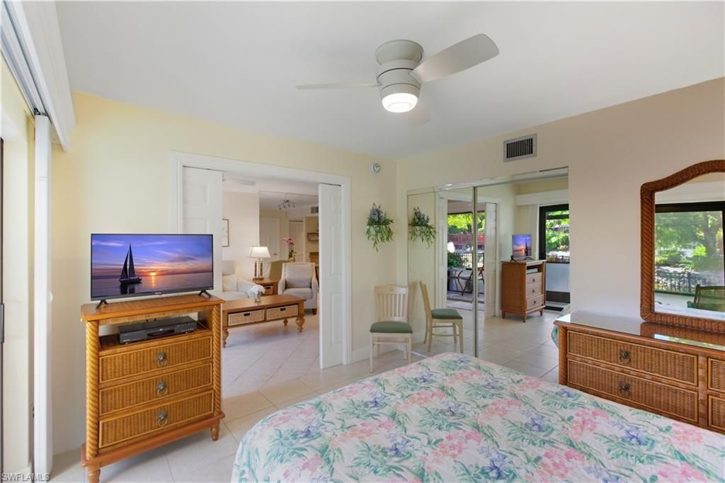 600 Neapolitan Way, Unit 105, Naples, FL 34103 Photo