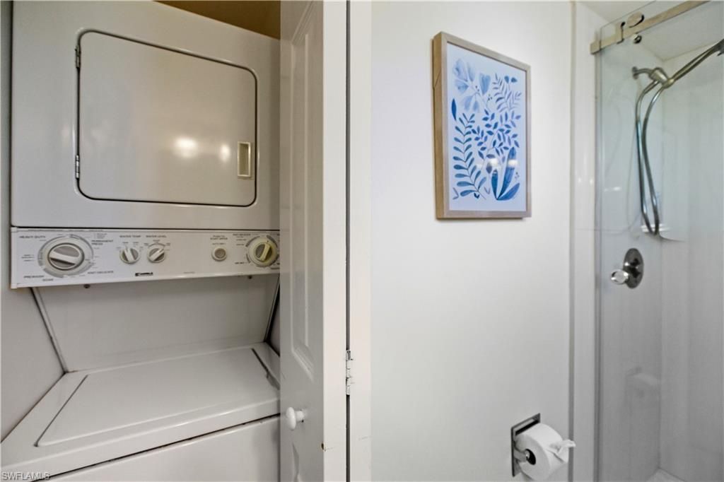 600 Neapolitan Way, Unit 105, Naples, FL 34103 Photo