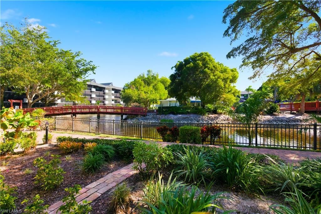 600 Neapolitan Way, Unit 105, Naples, FL 34103 Photo