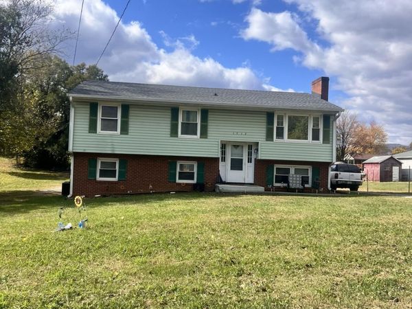1512 Shamrock ST NW, Roanoke, VA 24017