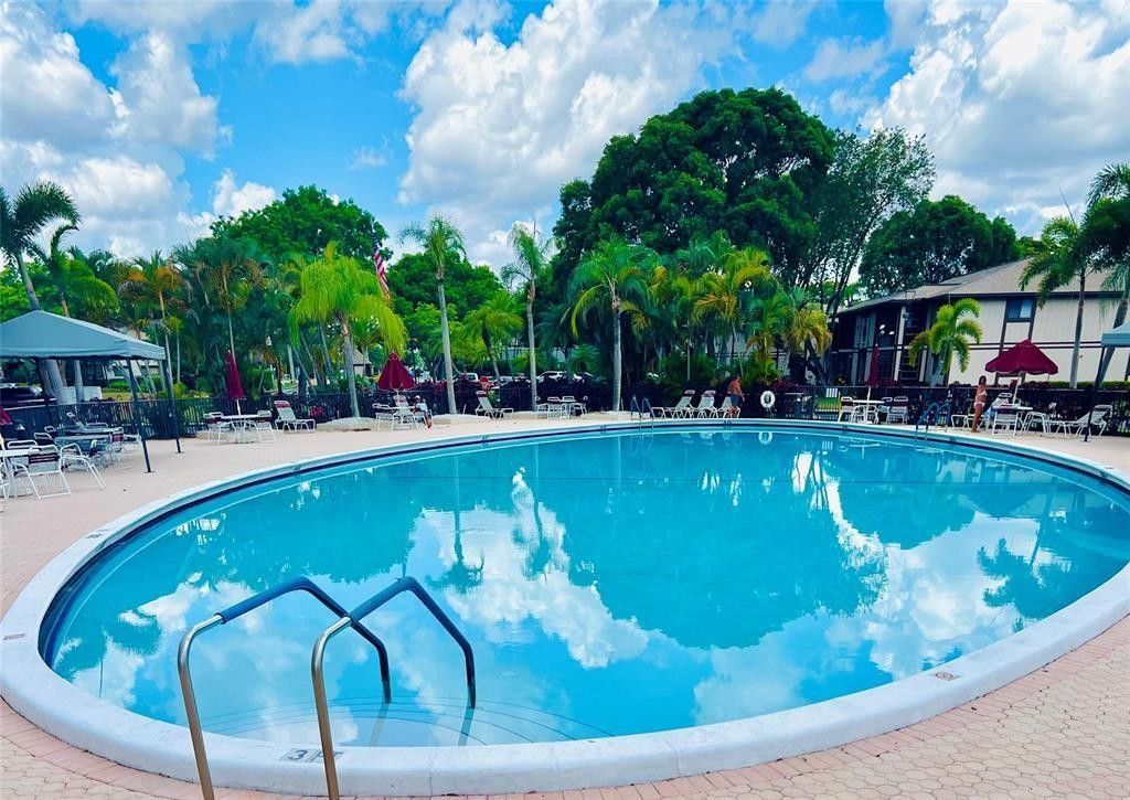 9988 N Belfort Circle, Unit 111, Tamarac, FL 33321 Photo