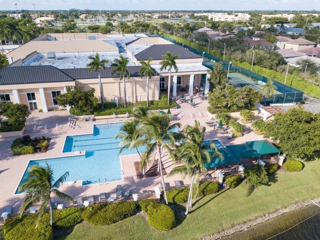 9988 N Belfort Circle, Unit 111, Tamarac, FL 33321 Photo