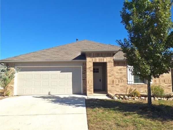 1305 Almond Creek, Seguin, TX 78155