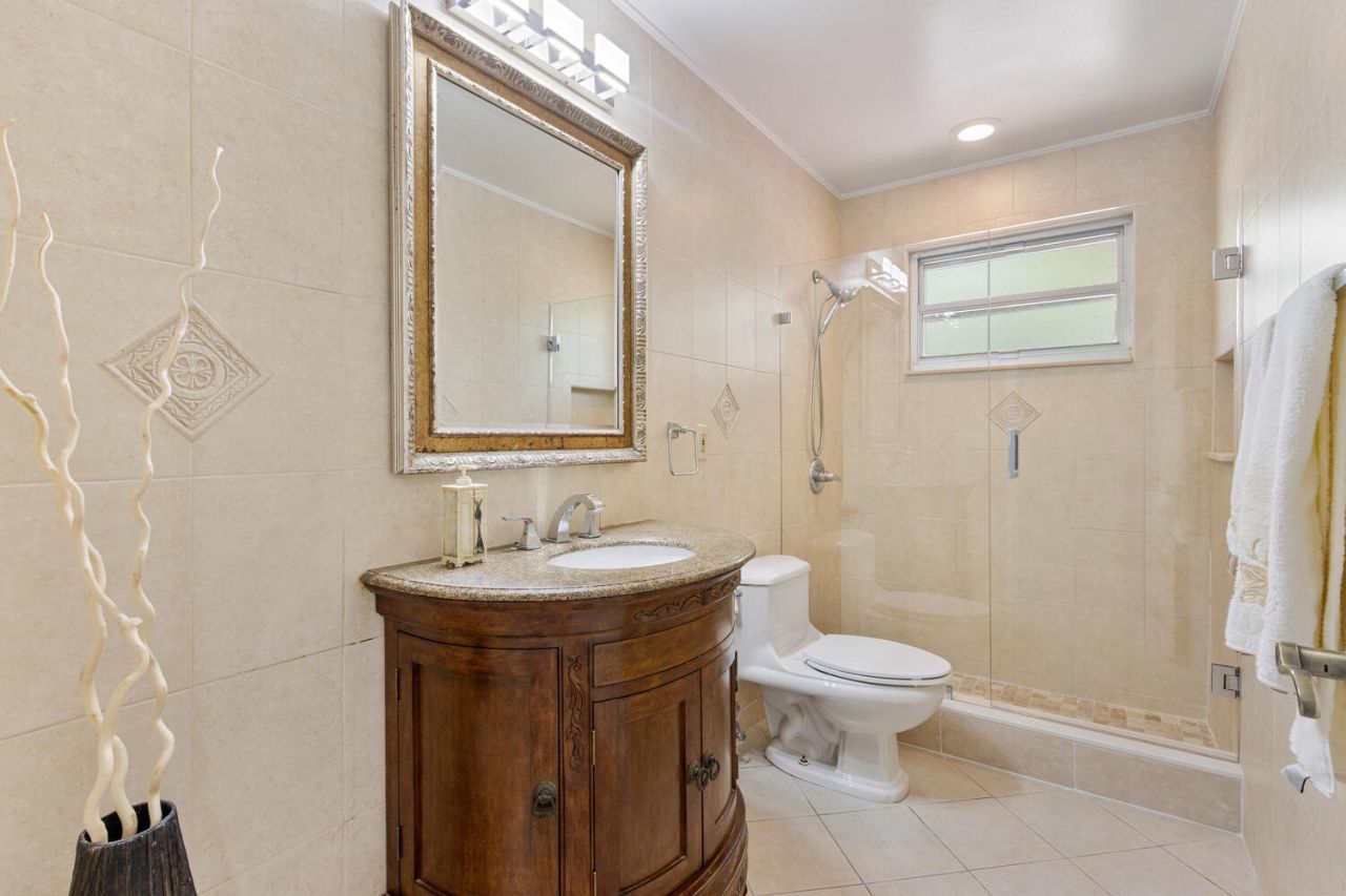 3329 El Vedado Court E, West Palm Beach, FL 33405 Photo